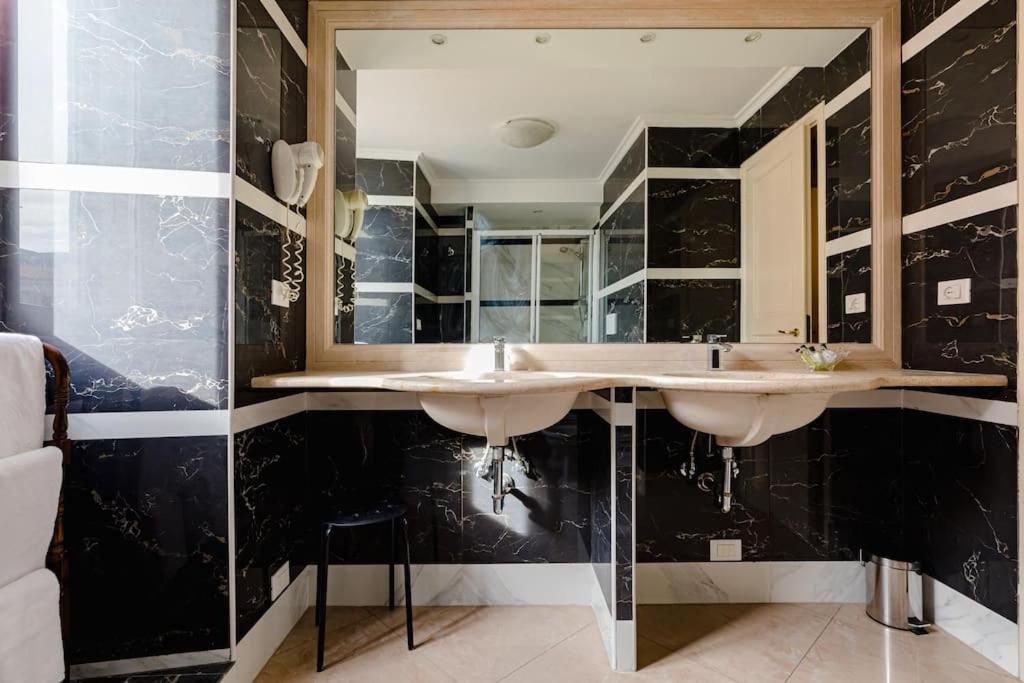 41 Nazionale Suite 41 โรม ภายนอก รูปภาพ